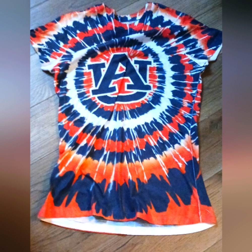 Creative Apparel Top Size S in Girls Size For The Auburn University Fan